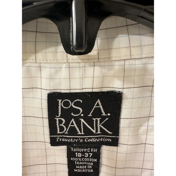 Jos A Bank Dress Shirt Men's 18-37 Traveler's Collection Long Sleeve ButtonDown - Picture 2 of 3